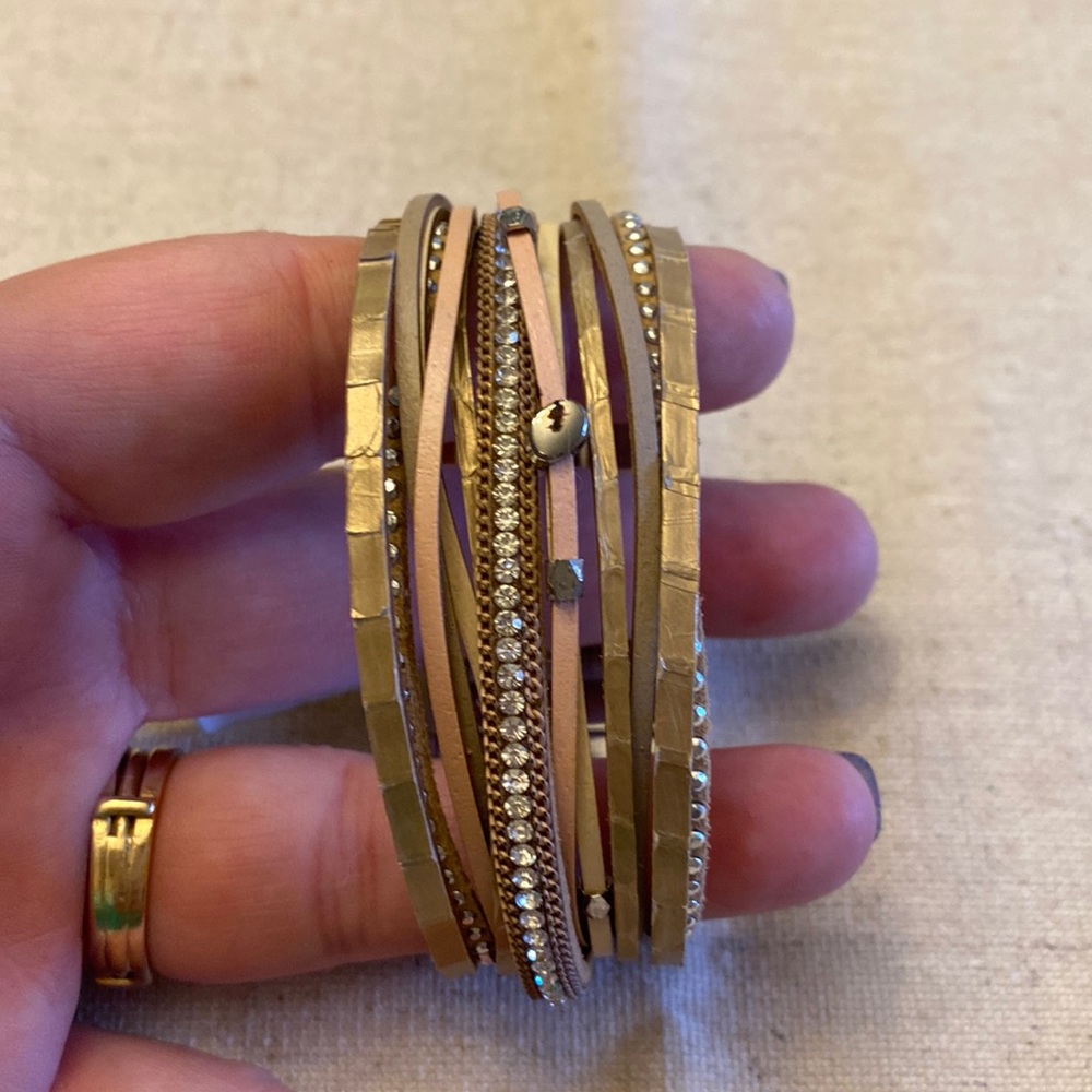 Leather bracelet with metal clasp